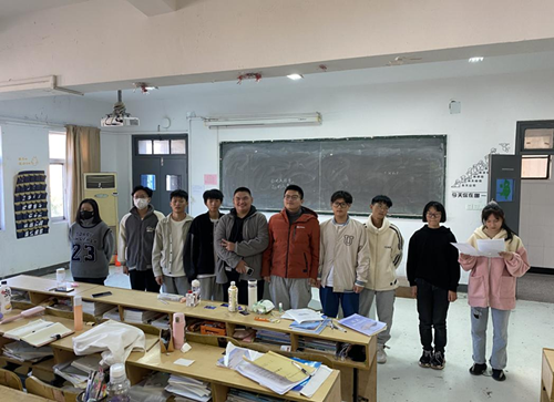 心理健康教育协会排练话剧《成长1+1》